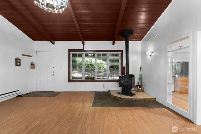 31 N Colony Surf Drive, Lilliwaup, WA 98555