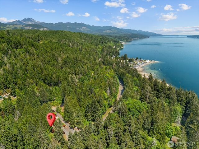 31 N Colony Surf Drive, Lilliwaup, WA 98555