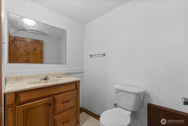 31 N Colony Surf Drive, Lilliwaup, WA 98555