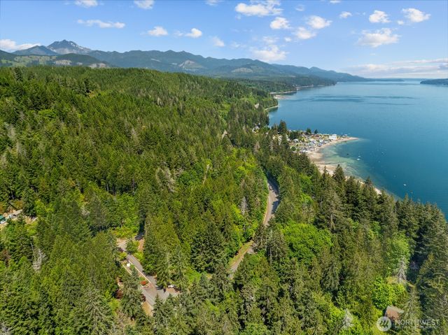 31 N Colony Surf Drive, Lilliwaup, WA 98555