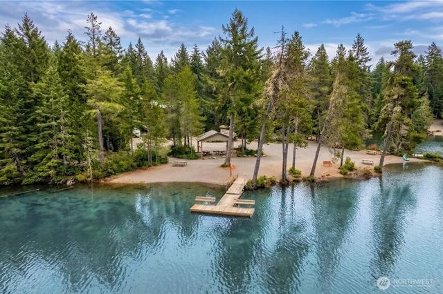 31 N Colony Surf Drive, Lilliwaup, WA 98555