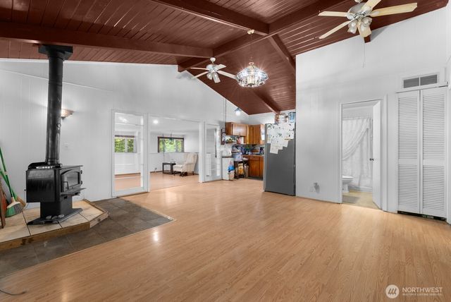 31 N Colony Surf Drive, Lilliwaup, WA 98555