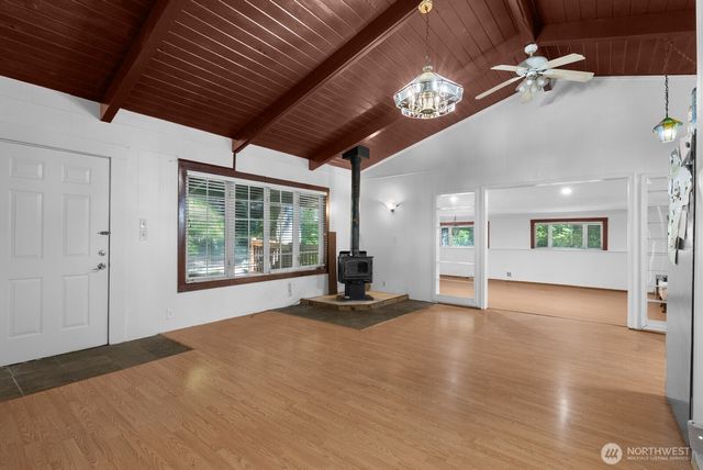 31 N Colony Surf Drive, Lilliwaup, WA 98555