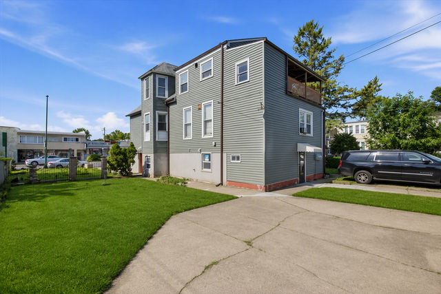 6042 W ADDISON Street, Chicago, IL 60634