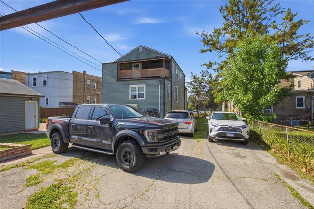 6042 W ADDISON Street, Chicago, IL 60634