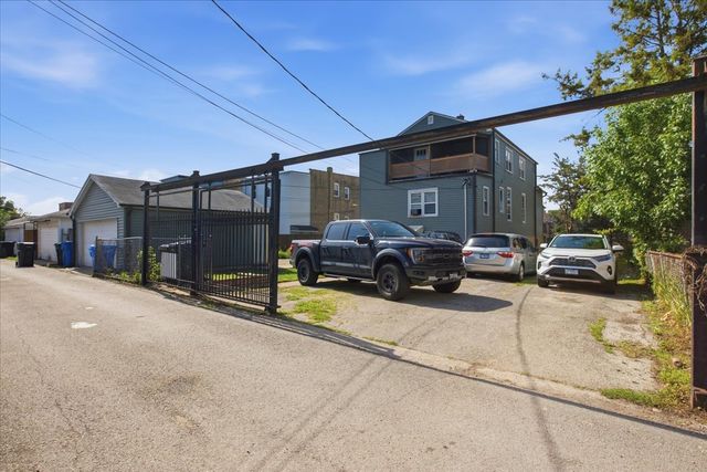 6042 W ADDISON Street, Chicago, IL 60634