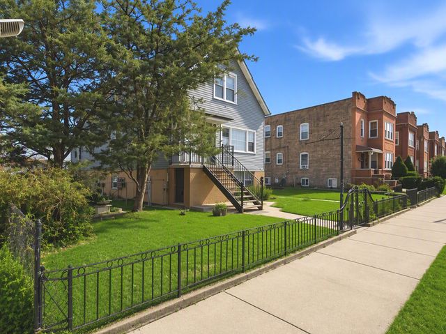 6042 W ADDISON Street, Chicago, IL 60634