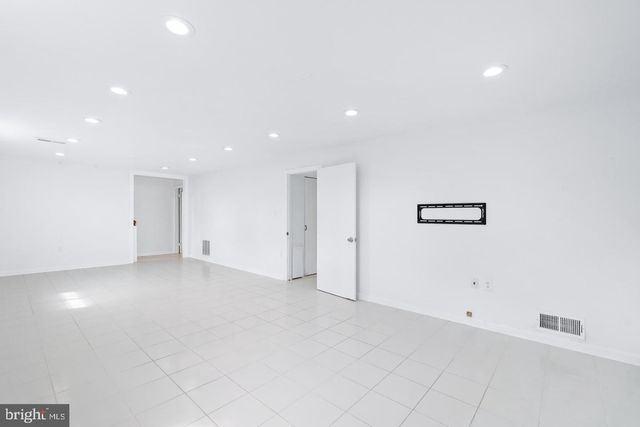 14236 CHADWICK LN, Rockville, MD 20853