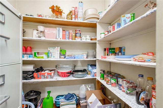 1201 SW Hopi Street, Blue Springs, MO 64015