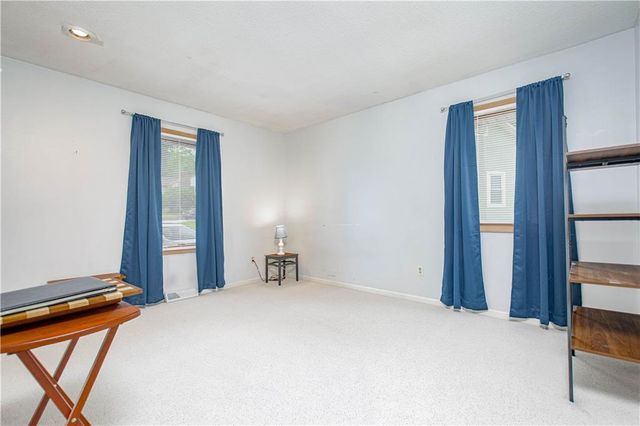 1201 SW Hopi Street, Blue Springs, MO 64015