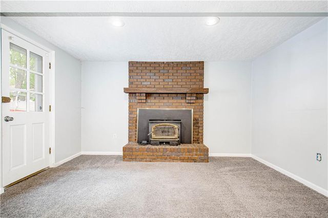 1201 SW Hopi Street, Blue Springs, MO 64015