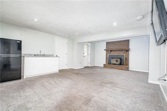 1201 SW Hopi Street, Blue Springs, MO 64015