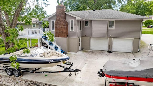 1201 SW Hopi Street, Blue Springs, MO 64015