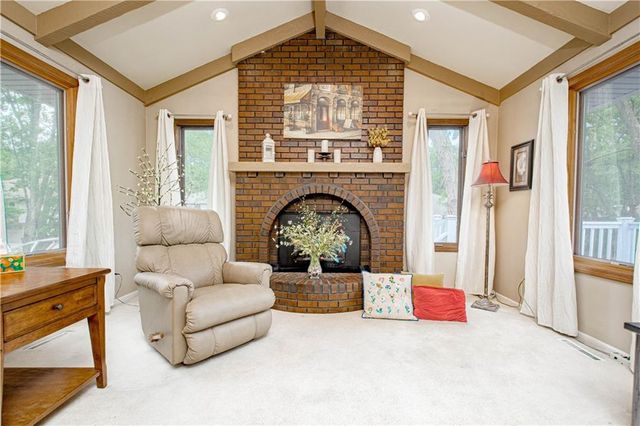 1201 SW Hopi Street, Blue Springs, MO 64015