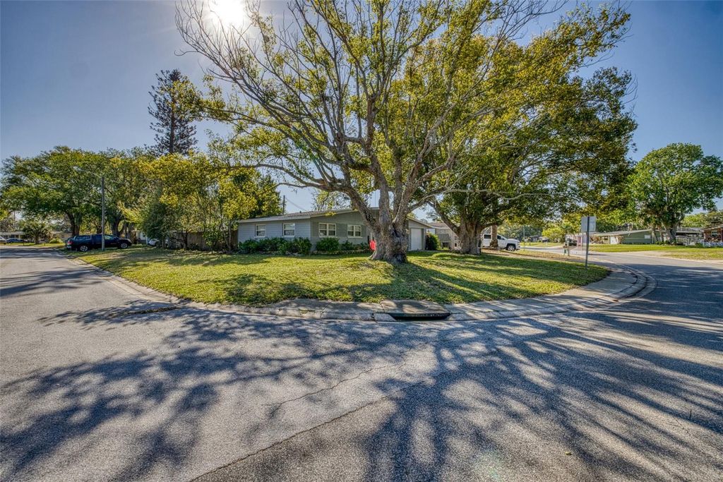 Image 14 of property listing at 2821 OAK LEA DRIVE, South Daytona, FL 32119