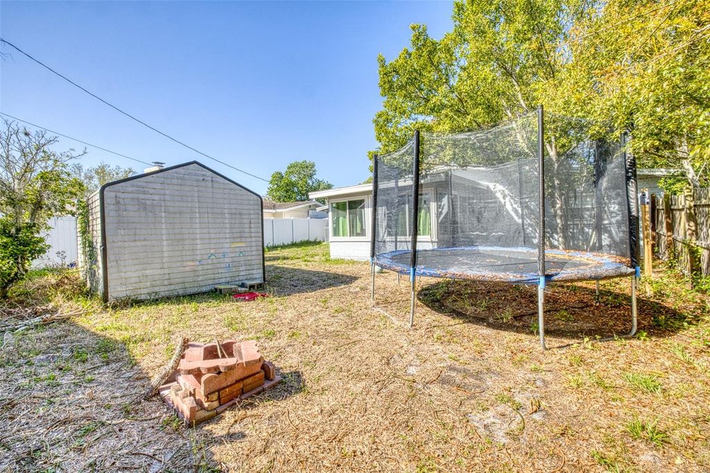 Image 18 of property listing at 2821 OAK LEA DRIVE, South Daytona, FL 32119