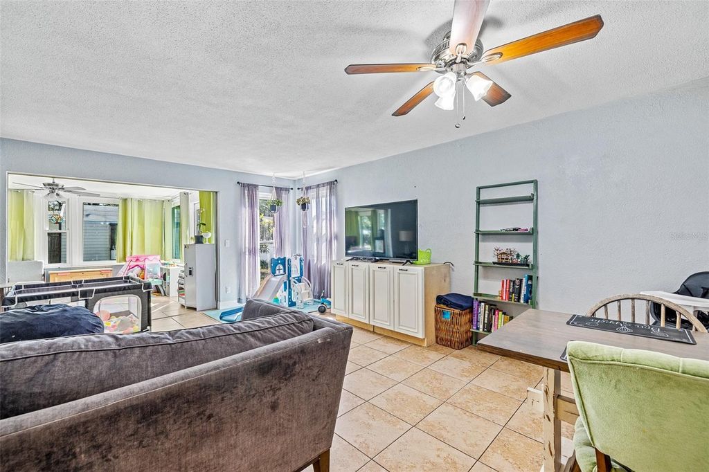 Image 5 of property listing at 2821 OAK LEA DRIVE, South Daytona, FL 32119