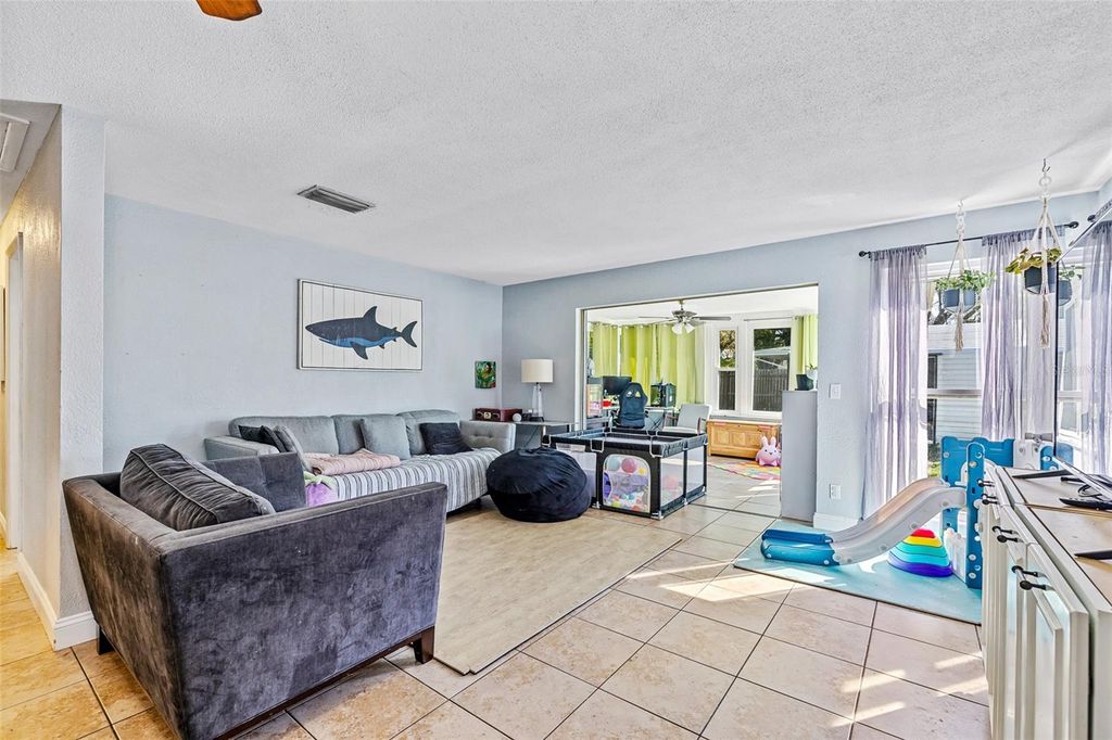 Image 6 of property listing at 2821 OAK LEA DRIVE, South Daytona, FL 32119