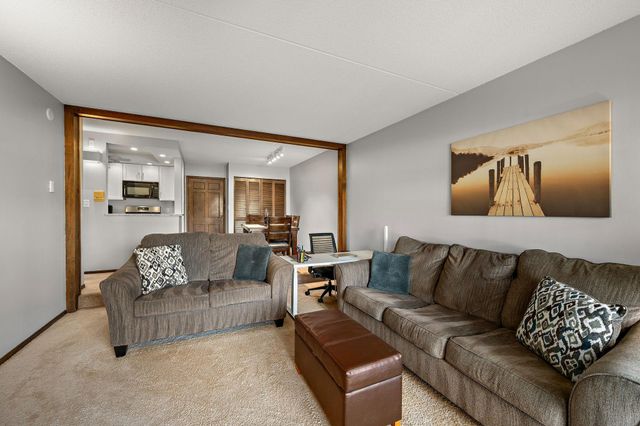 6650 Vernon Avenue S 116, Edina, MN 55436