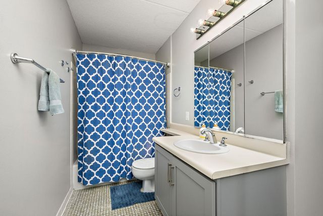 6650 Vernon Avenue S 116, Edina, MN 55436