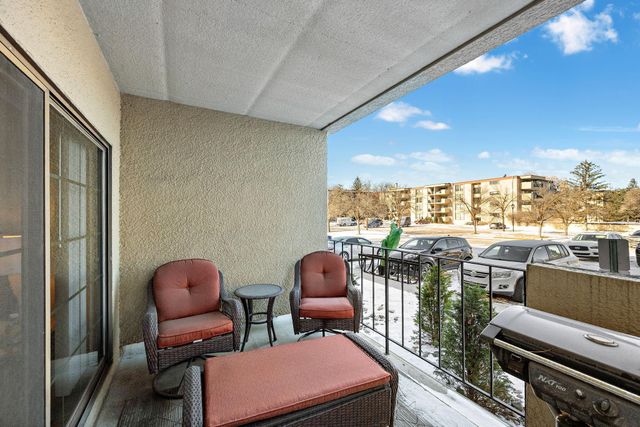 6650 Vernon Avenue S 116, Edina, MN 55436