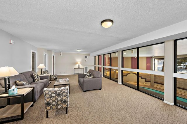 6650 Vernon Avenue S 116, Edina, MN 55436