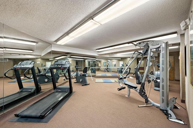 6650 Vernon Avenue S 116, Edina, MN 55436