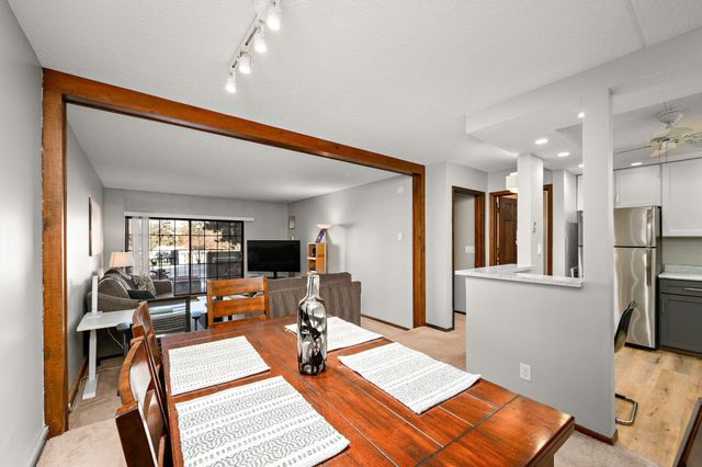 6650 Vernon Avenue S 116, Edina, MN 55436