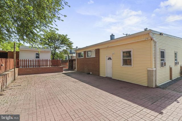 8030 NEW RIGGS RD, Hyattsville, MD 20783