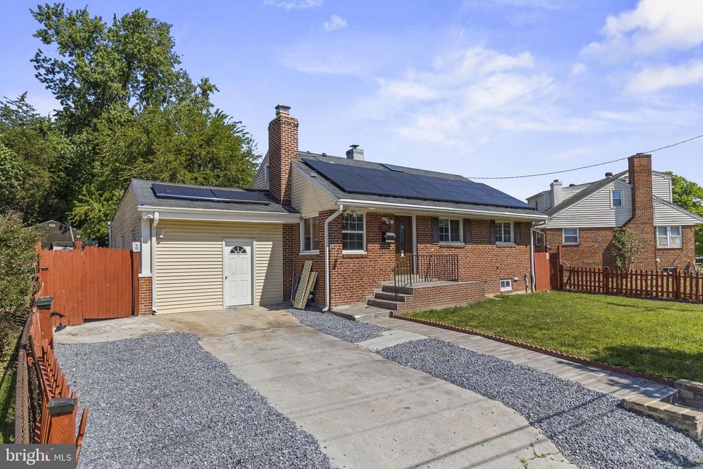 8030 NEW RIGGS RD, Hyattsville, MD 20783