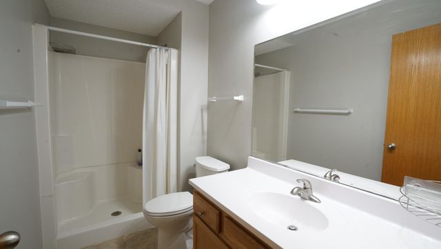 7161 Upper 15th Street N, Oakdale, MN 55128