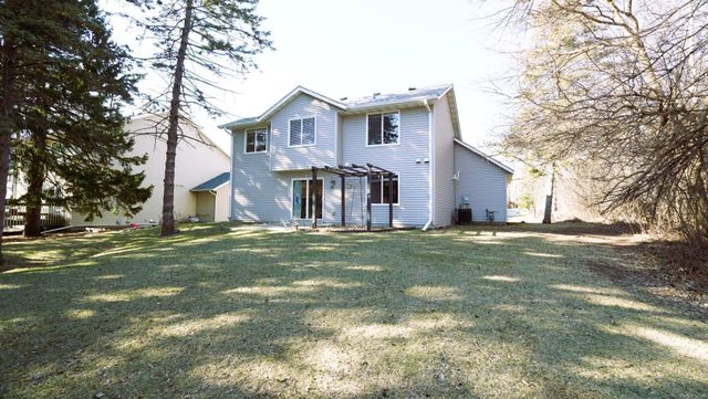 7161 Upper 15th Street N, Oakdale, MN 55128