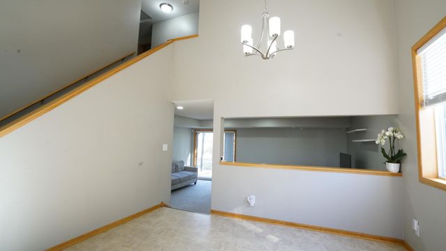 7161 Upper 15th Street N, Oakdale, MN 55128