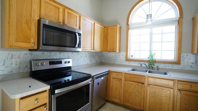 7161 Upper 15th Street N, Oakdale, MN 55128