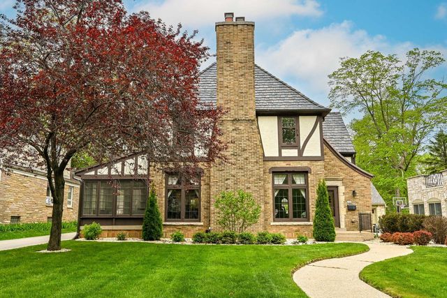 4709 N Cramer STREET, Whitefish Bay, WI 53211