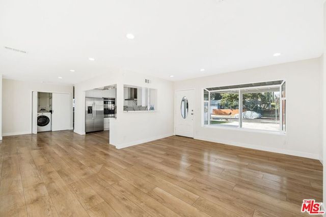 6266 Etiwanda Avenue, Tarzana, CA 91335