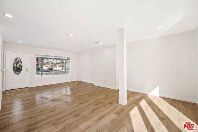 6266 Etiwanda Avenue, Tarzana, CA 91335