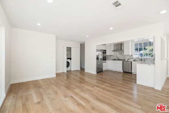 6266 Etiwanda Avenue, Tarzana, CA 91335