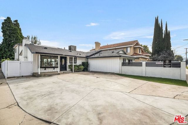 6266 Etiwanda Avenue, Tarzana, CA 91335