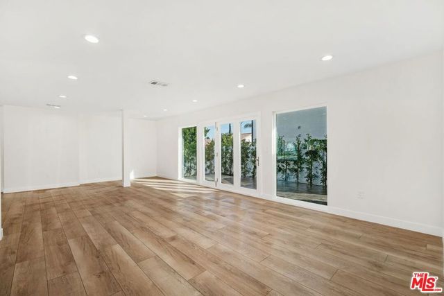 6266 Etiwanda Avenue, Tarzana, CA 91335