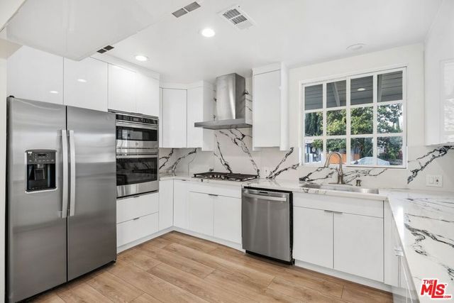 6266 Etiwanda Avenue, Tarzana, CA 91335