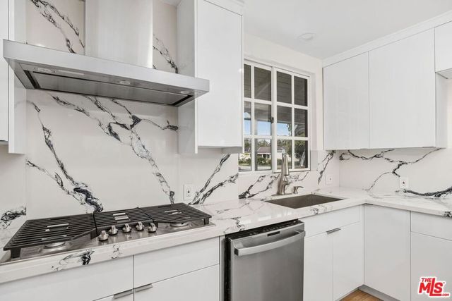 6266 Etiwanda Avenue, Tarzana, CA 91335