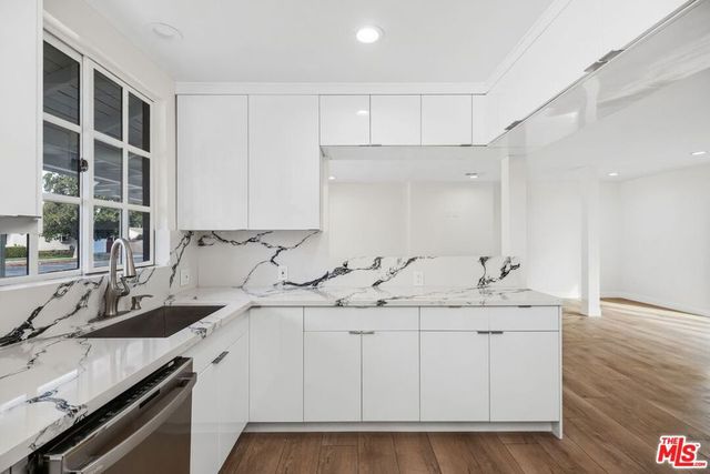 6266 Etiwanda Avenue, Tarzana, CA 91335