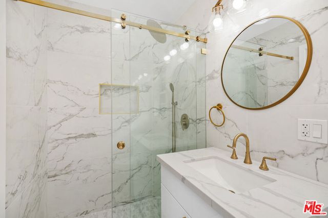 6266 Etiwanda Avenue, Tarzana, CA 91335