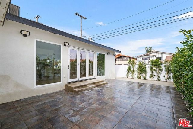 6266 Etiwanda Avenue, Tarzana, CA 91335