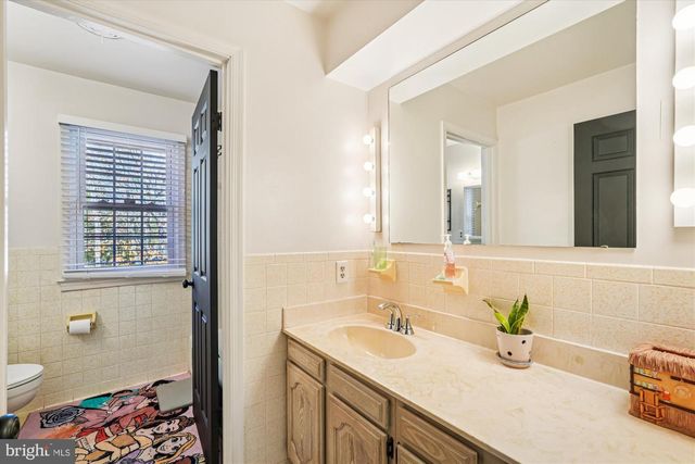 5709 FOGGY LN, Rockville, MD 20855