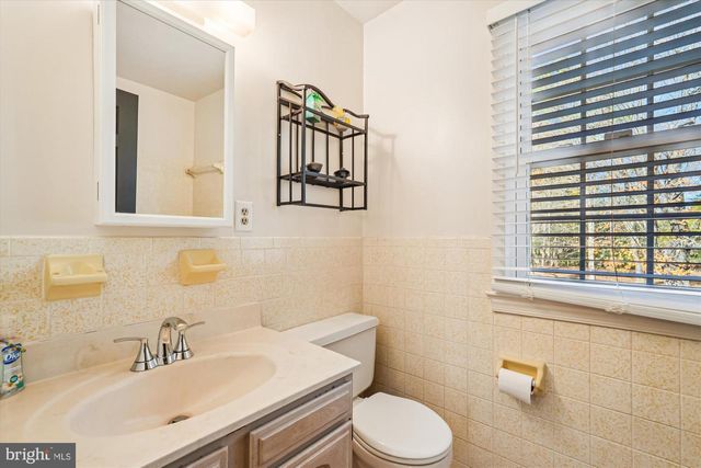 5709 FOGGY LN, Rockville, MD 20855