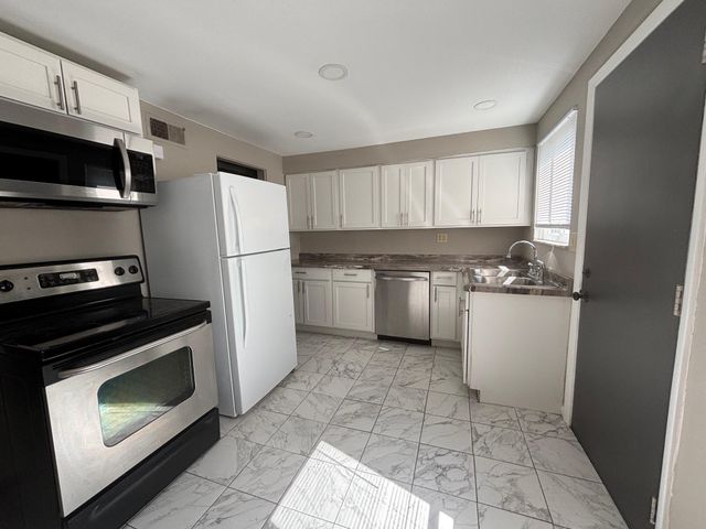 859 Oakland Park Avenue, Columbus, OH 43224