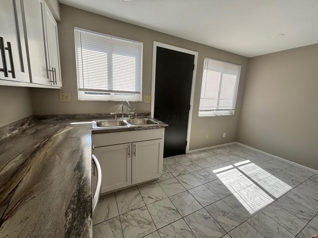 859 Oakland Park Avenue, Columbus, OH 43224