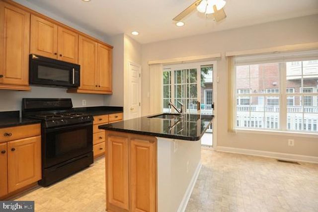 722 CAPITOL SQUARE PL SW, Washington, DC 20024